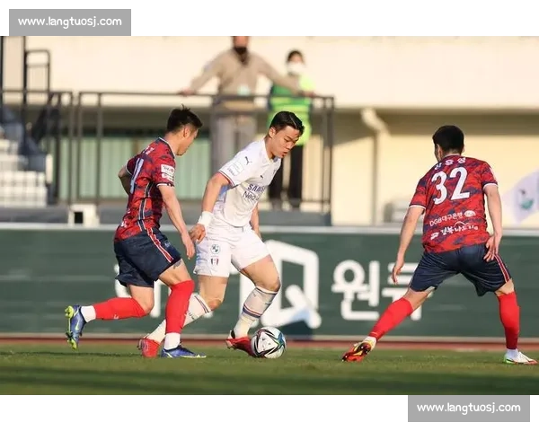 墨尔本城迎战惠灵顿凤凰强强对话引爆赛场焦点之战悬念升级夜晚巅峰