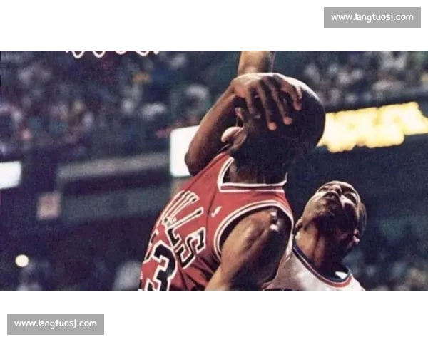 篮球之神的双重对决 乔丹 vs 乔丹的时代巅峰史诗级传奇碰撞